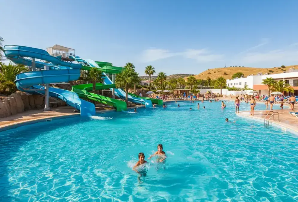 AquaSierra water park in Villafranca de Córdoba with water slides and pools