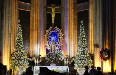 Sparkling Christmas illuminations on the Plaza de las Tendillas in Córdoba