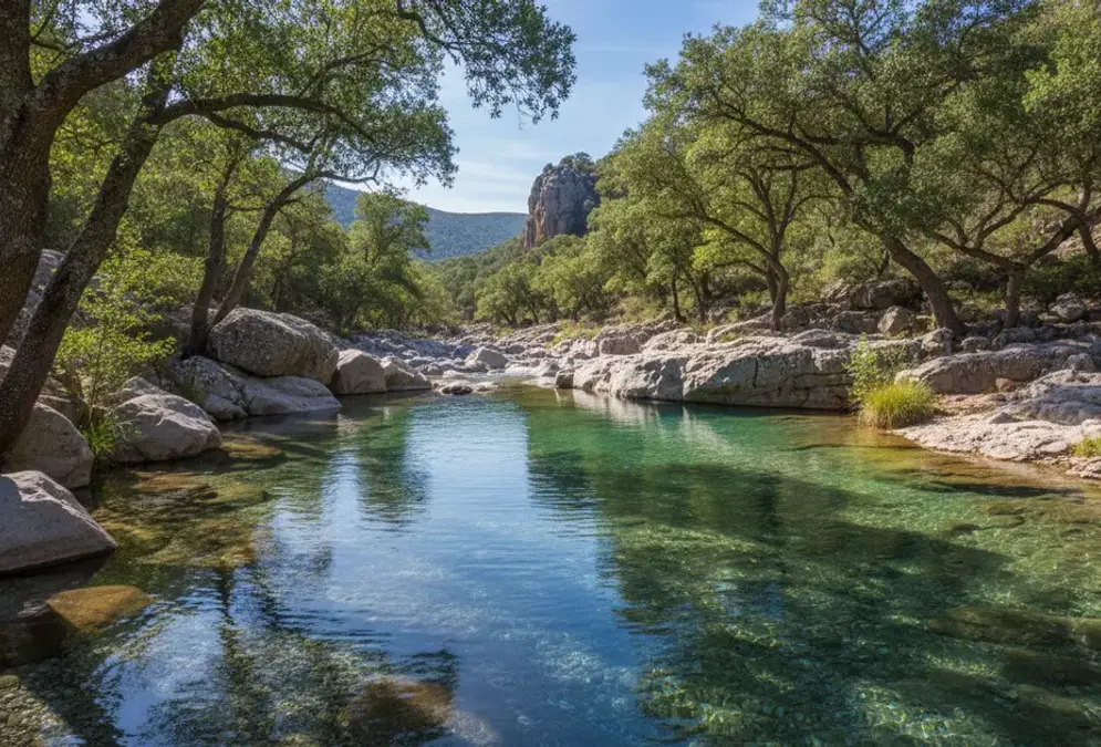 Natural swimming pool in the Sierra Morena near Córdoba with crystal-clear water